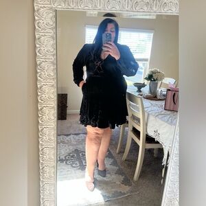 Casual Black Dress w/Pleated skirt detailing and wrap like top. XXL